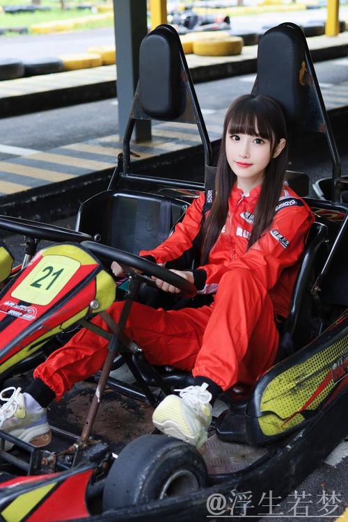 经开区激情开赛 全民女车手竞速上演